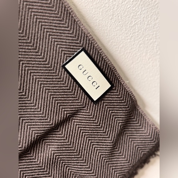 BLACK FRIDAY SALE - Gucci Brown Striped Wool Crest Scarf NWT - Picture 3 of 11